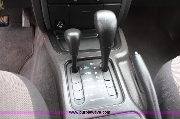 image for item K8974 2000 Jeep Grand Cherokee Laredo SUV