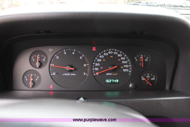 image for item K8974 2000 Jeep Grand Cherokee Laredo SUV