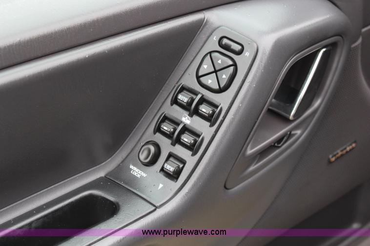 image for item K8974 2000 Jeep Grand Cherokee Laredo SUV