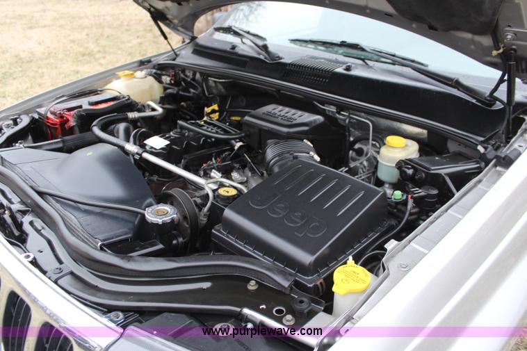 image for item K8974 2000 Jeep Grand Cherokee Laredo SUV