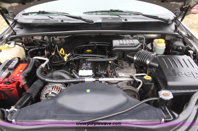 image for item K8974 2000 Jeep Grand Cherokee Laredo SUV