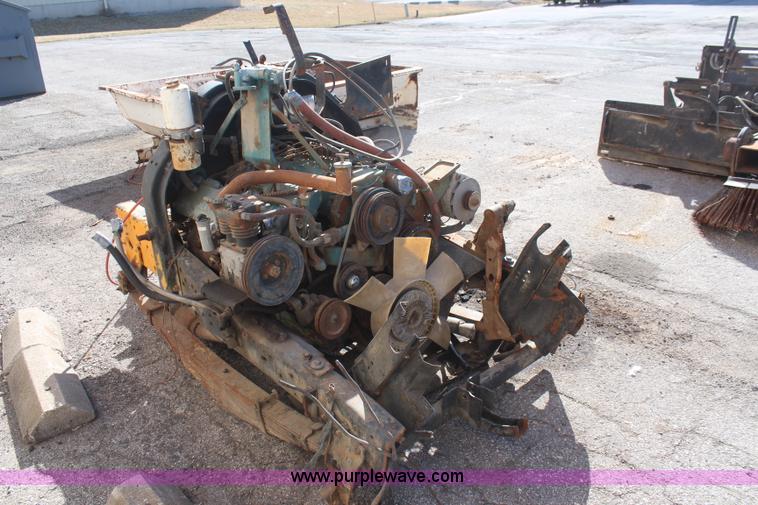 image for item K8986 International V8 diesel engine