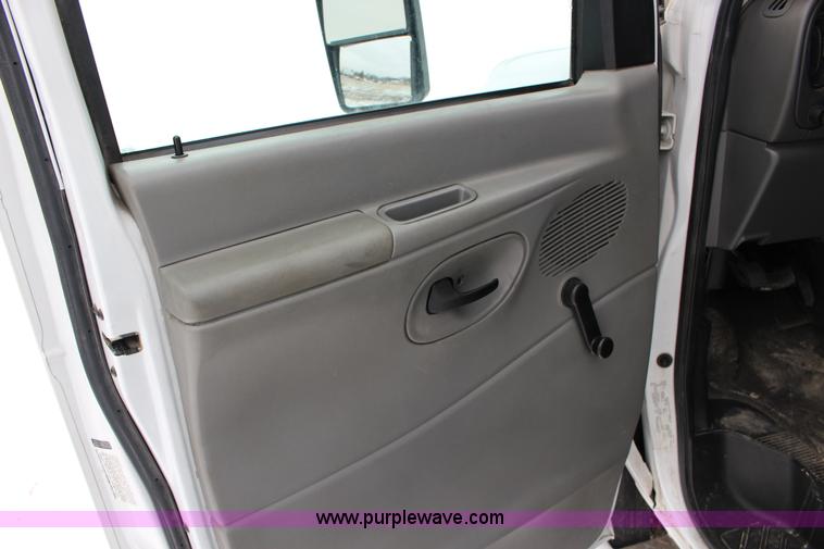 image for item L6711 2008 Ford E350 Super Duty Eldorado Aerotech transit vehicle