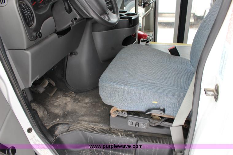 image for item L6711 2008 Ford E350 Super Duty Eldorado Aerotech transit vehicle