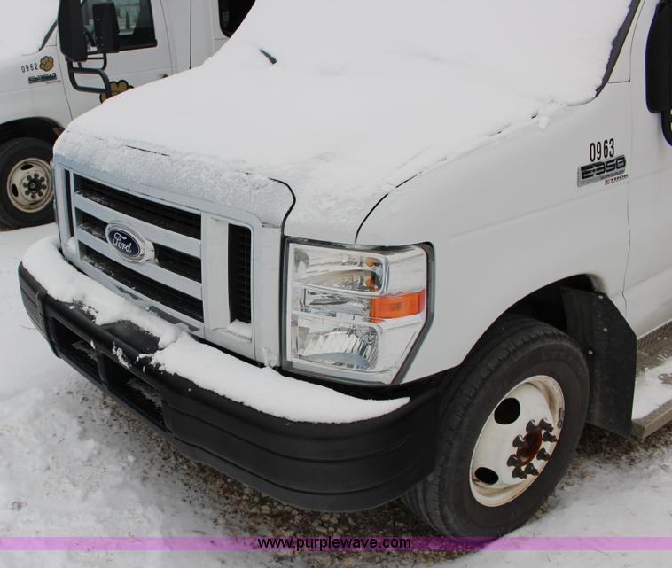 image for item L6711 2008 Ford E350 Super Duty Eldorado Aerotech transit vehicle