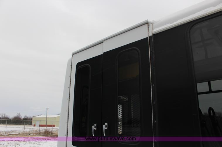 image for item L6711 2008 Ford E350 Super Duty Eldorado Aerotech transit vehicle