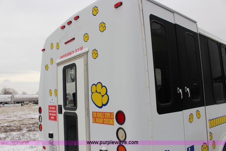 image for item L6711 2008 Ford E350 Super Duty Eldorado Aerotech transit vehicle