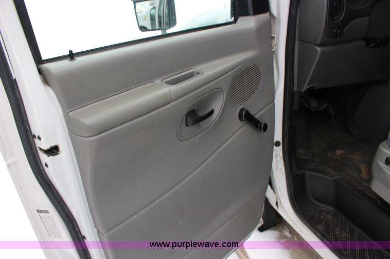 image for item L6712 2008 Ford E350 Super Duty Eldorado Aerotech transit vehicle