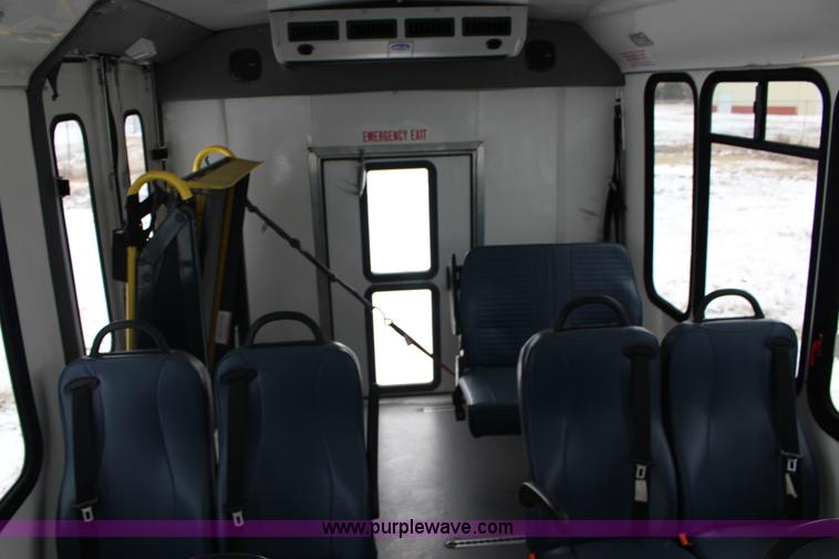 image for item L6712 2008 Ford E350 Super Duty Eldorado Aerotech transit vehicle