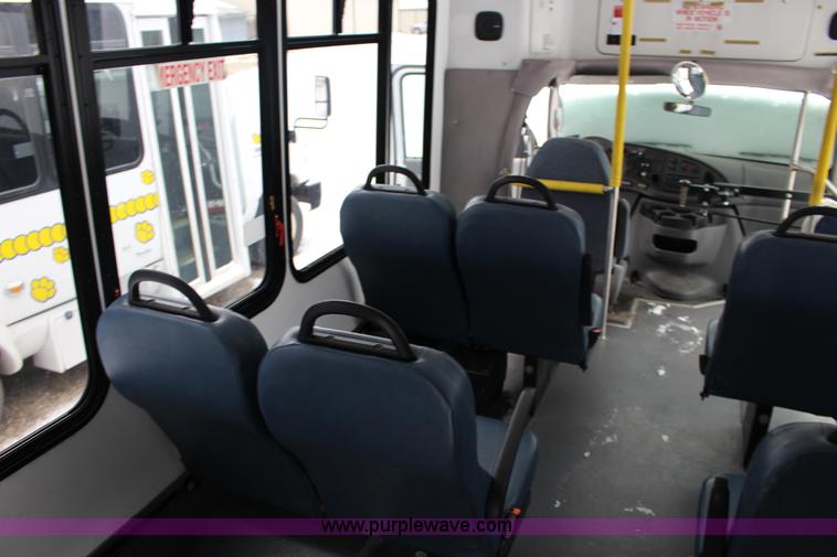 image for item L6712 2008 Ford E350 Super Duty Eldorado Aerotech transit vehicle