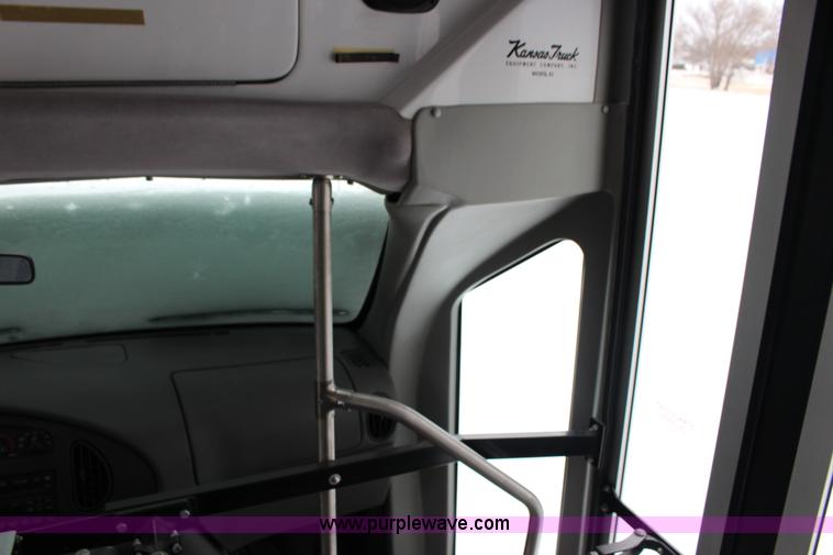 image for item L6712 2008 Ford E350 Super Duty Eldorado Aerotech transit vehicle