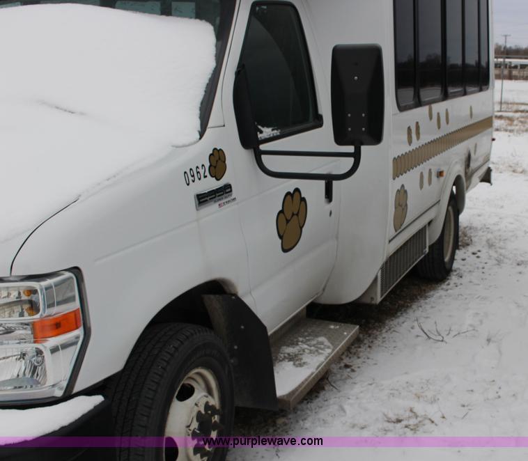 image for item L6712 2008 Ford E350 Super Duty Eldorado Aerotech transit vehicle