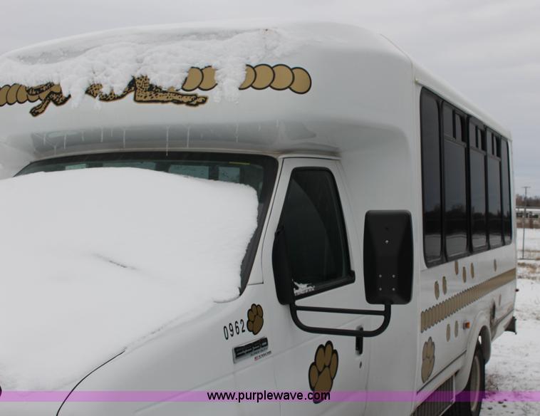 image for item L6712 2008 Ford E350 Super Duty Eldorado Aerotech transit vehicle