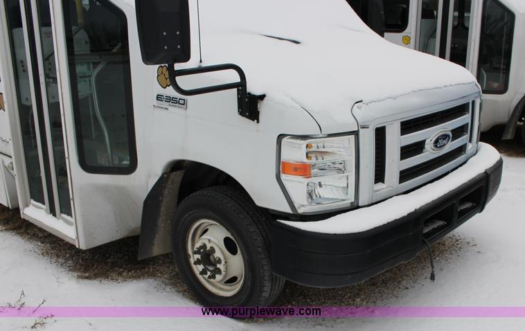 image for item L6712 2008 Ford E350 Super Duty Eldorado Aerotech transit vehicle