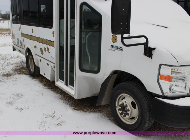 image for item L6712 2008 Ford E350 Super Duty Eldorado Aerotech transit vehicle