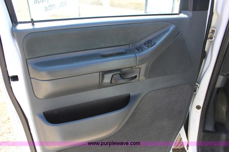 image for item L6740 1995 Ford Club Wagon XLT Super van