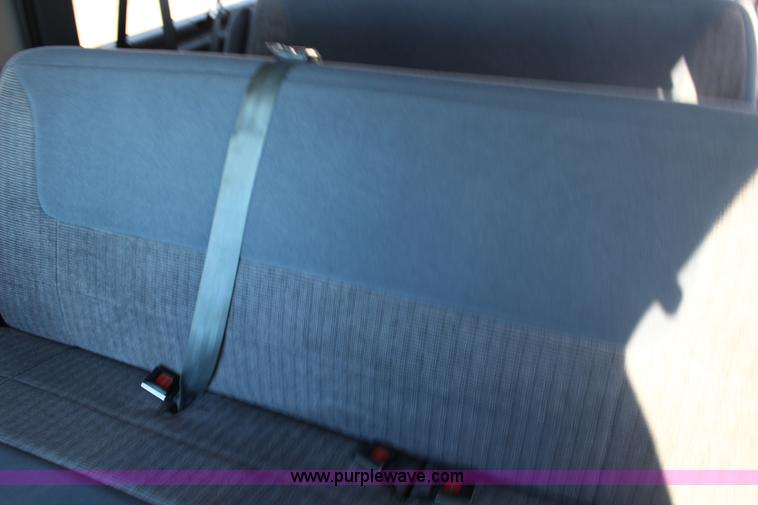 image for item L6740 1995 Ford Club Wagon XLT Super van