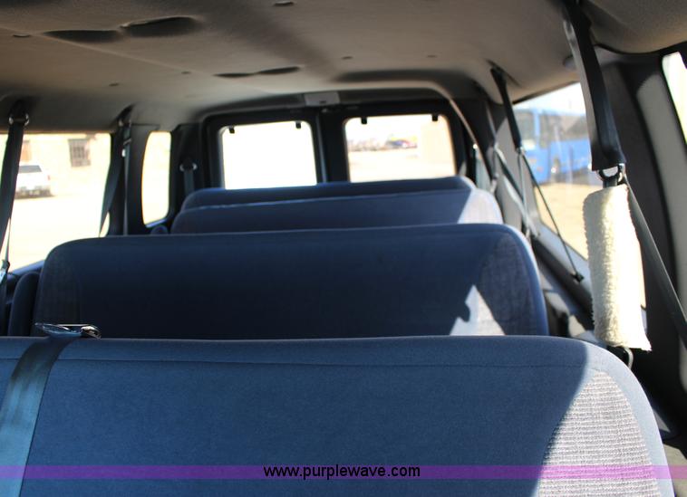 image for item L6740 1995 Ford Club Wagon XLT Super van