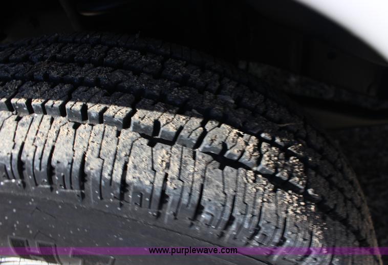 image for item L6740 1995 Ford Club Wagon XLT Super van