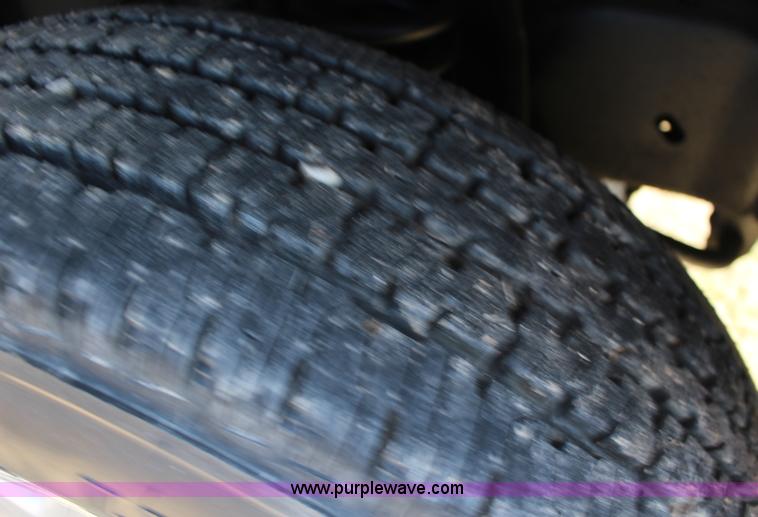 image for item L6740 1995 Ford Club Wagon XLT Super van