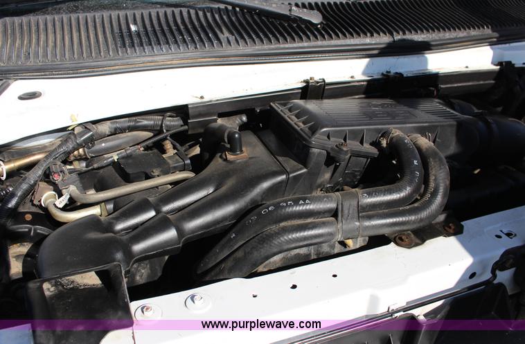 image for item L6740 1995 Ford Club Wagon XLT Super van