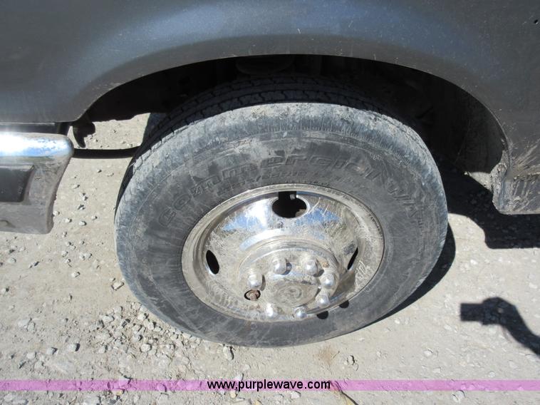 image for item Z9261 1991 Ford F350 Crew Cab flatbed pickup truck