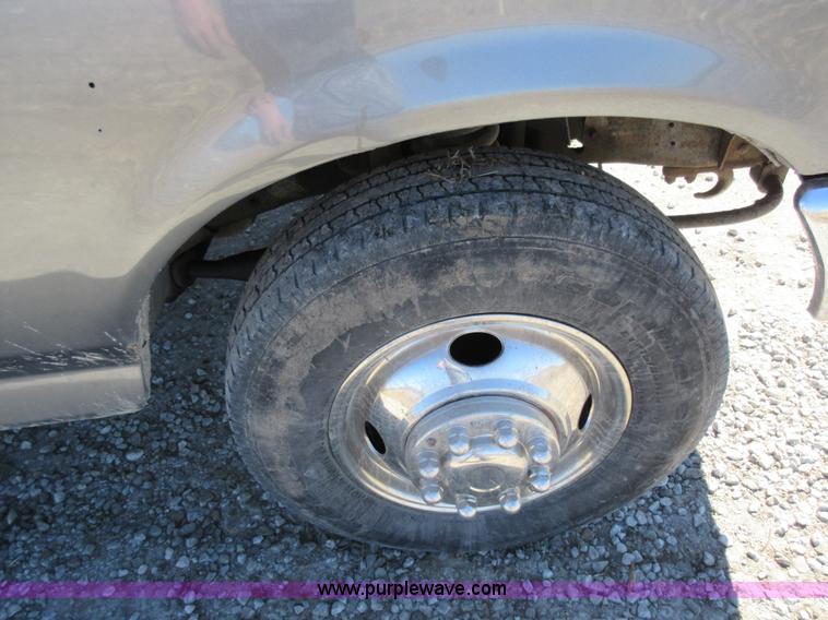 image for item Z9261 1991 Ford F350 Crew Cab flatbed pickup truck