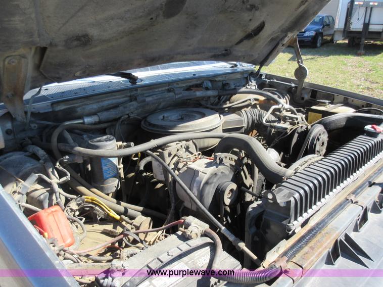 image for item Z9261 1991 Ford F350 Crew Cab flatbed pickup truck