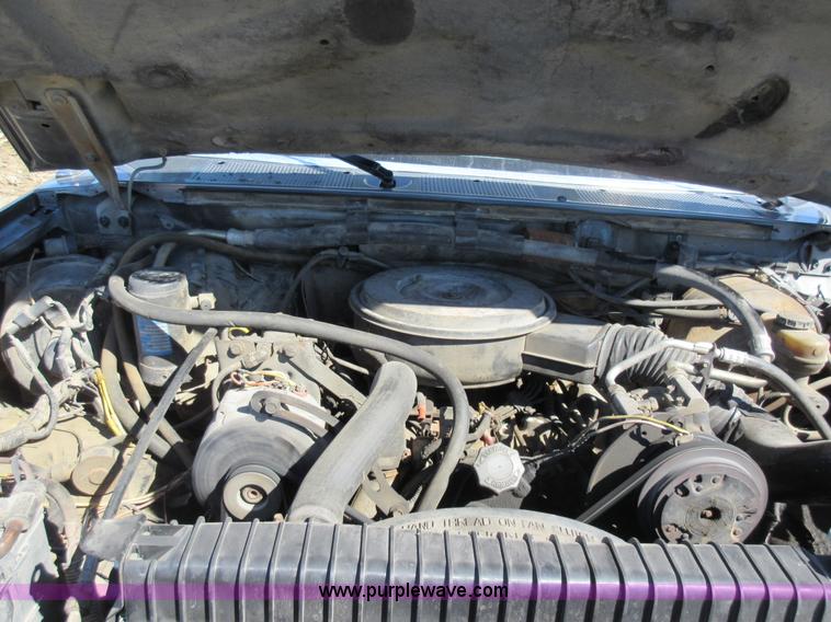 image for item Z9261 1991 Ford F350 Crew Cab flatbed pickup truck