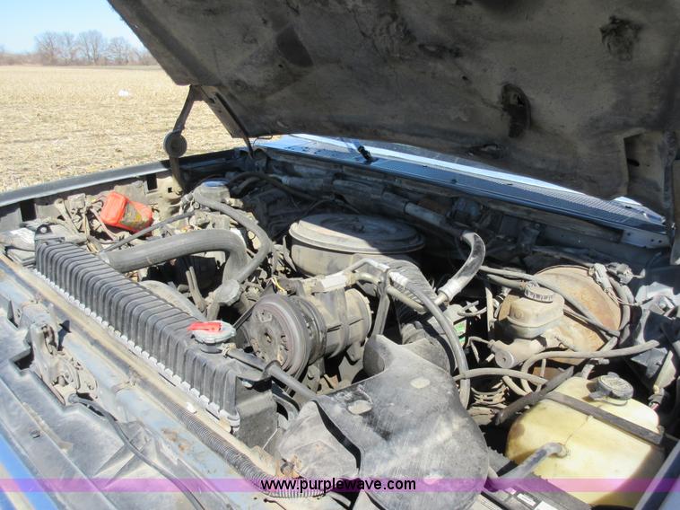 image for item Z9261 1991 Ford F350 Crew Cab flatbed pickup truck