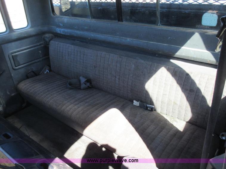 image for item Z9261 1991 Ford F350 Crew Cab flatbed pickup truck