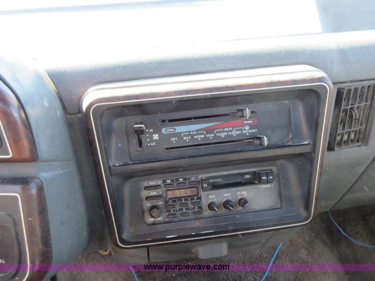 image for item Z9261 1991 Ford F350 Crew Cab flatbed pickup truck