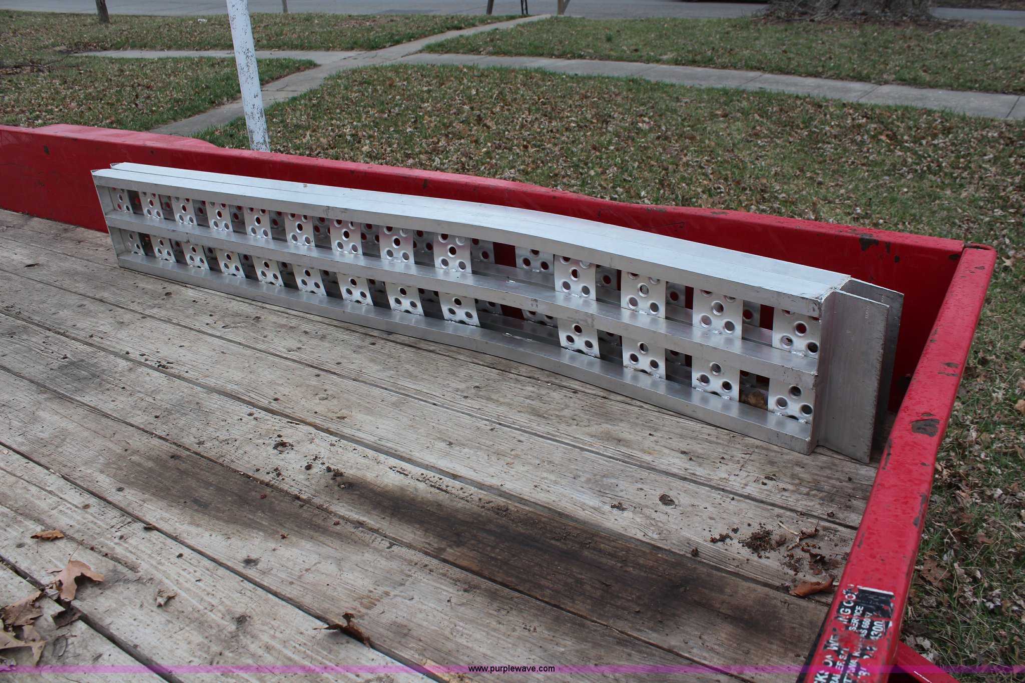 2012 Red Oak trailer in Baldwin City, KS Item K8966 sold Purple Wave