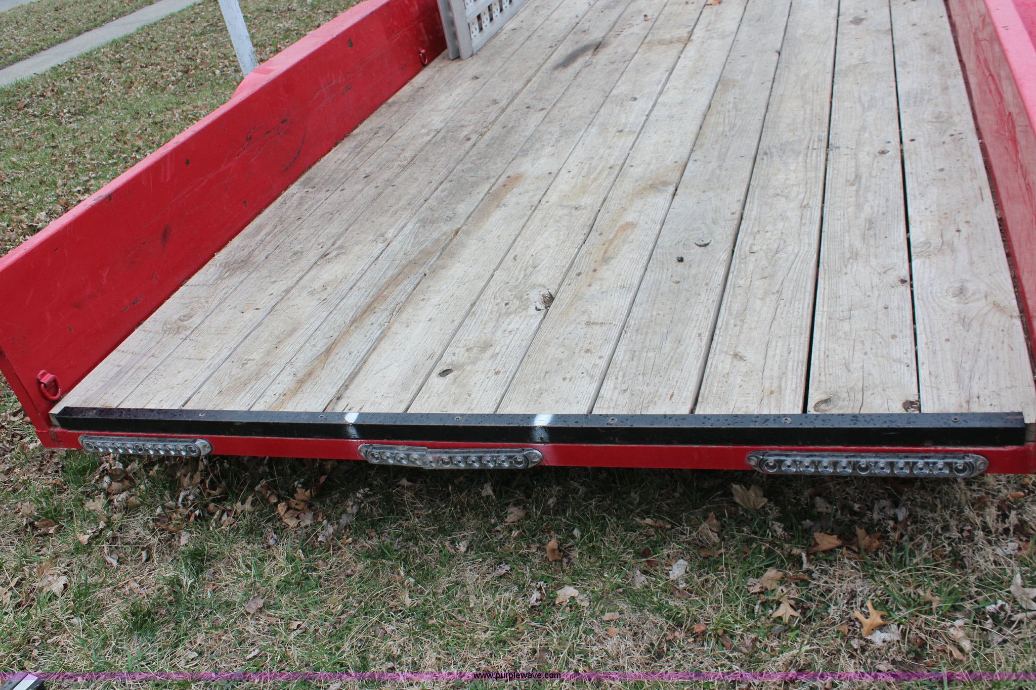 2012 Red Oak trailer in Baldwin City, KS Item K8966 sold Purple Wave