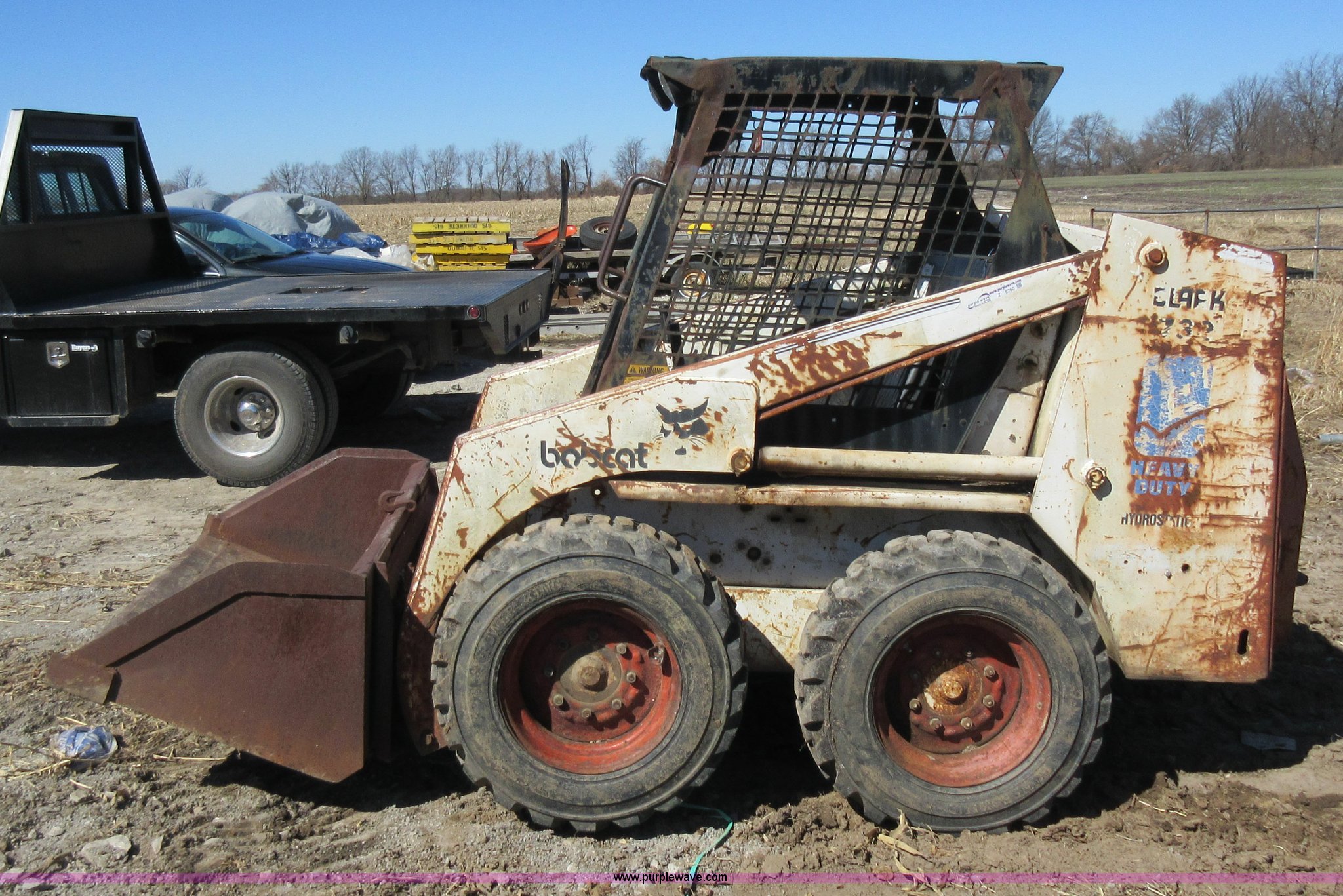 1979 Bobcat 732 skid steer in Sibley, MO Item Z9260 sold Purple Wave