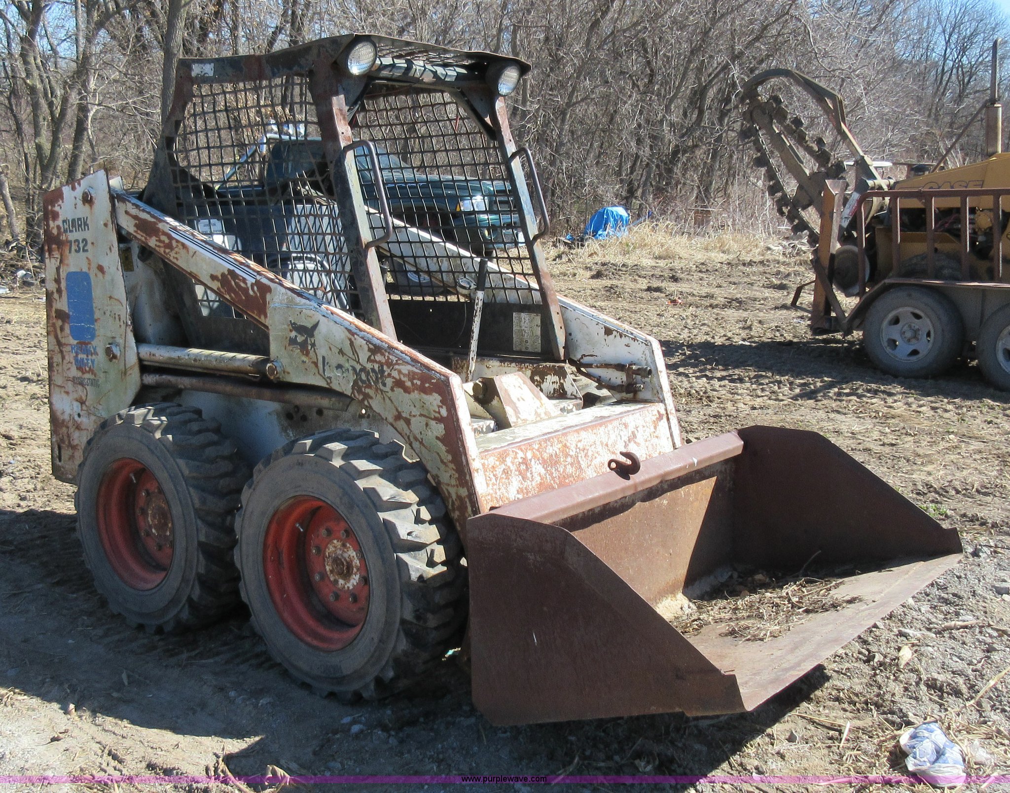 1979 Bobcat 732 skid steer in Sibley, MO Item Z9260 sold Purple Wave