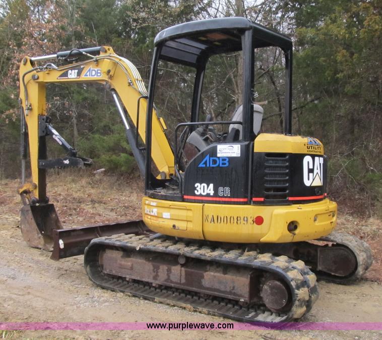 image for item F8985 2003 Caterpillar 304CR compact excavator