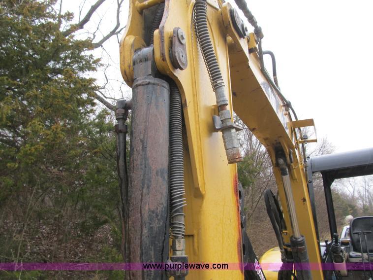image for item F8985 2003 Caterpillar 304CR compact excavator