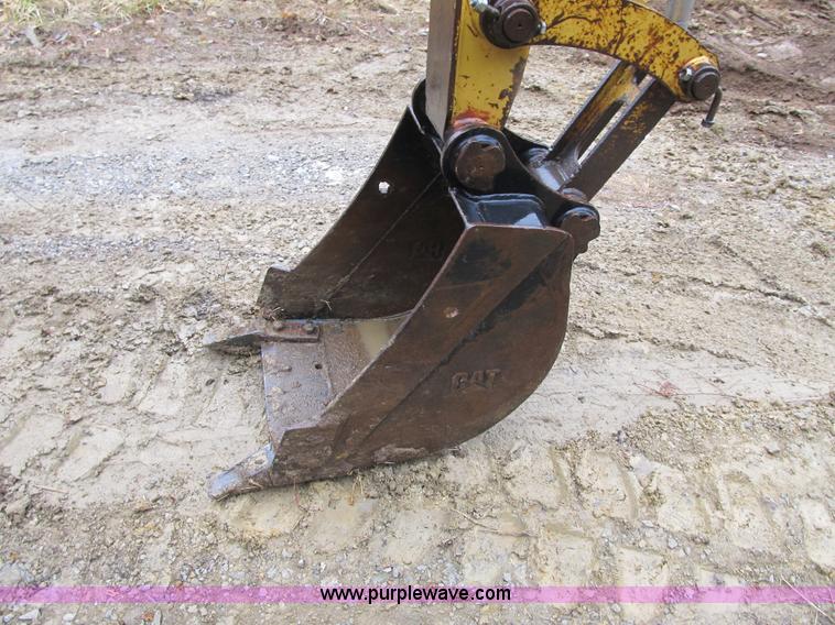 image for item F8985 2003 Caterpillar 304CR compact excavator
