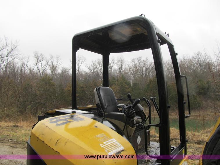 image for item F8985 2003 Caterpillar 304CR compact excavator