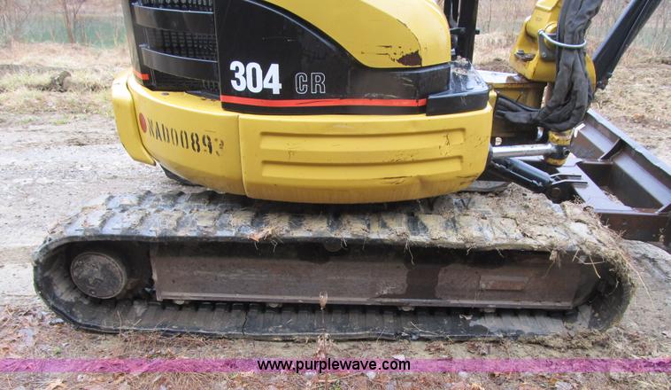 image for item F8985 2003 Caterpillar 304CR compact excavator
