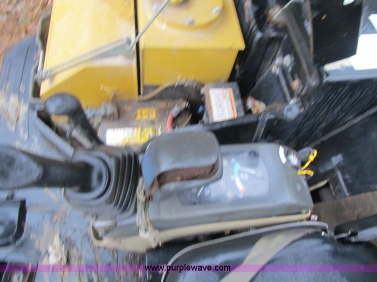 image for item F8985 2003 Caterpillar 304CR compact excavator