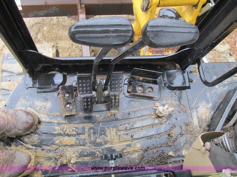 image for item F8985 2003 Caterpillar 304CR compact excavator
