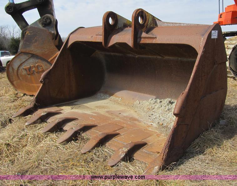 image for item F8986 Dymax heavy duty excavator bucket