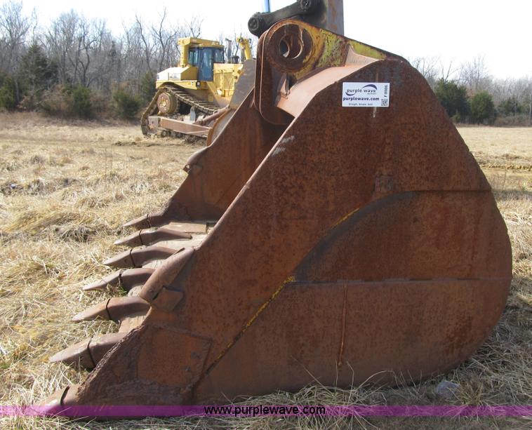 image for item F8986 Dymax heavy duty excavator bucket