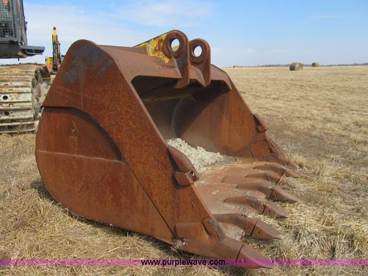 image for item F8986 Dymax heavy duty excavator bucket
