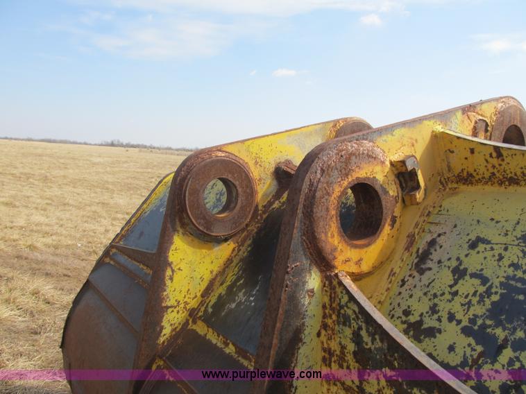 image for item F8986 Dymax heavy duty excavator bucket