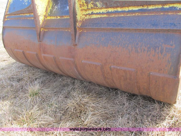 image for item F8986 Dymax heavy duty excavator bucket