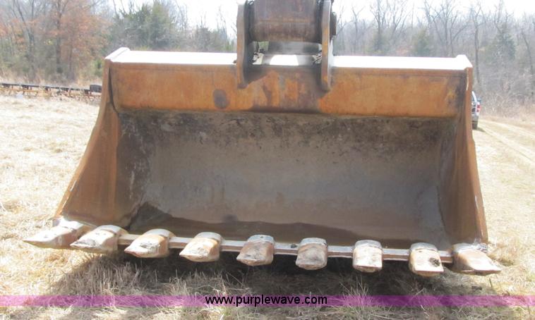 image for item F8987 TAG excavator bucket