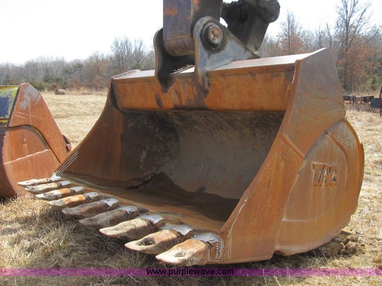 image for item F8987 TAG excavator bucket